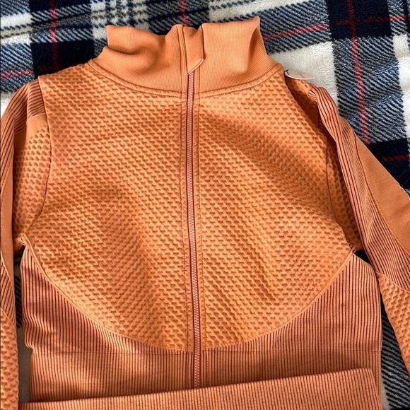 Vibrant Orange Leggings And Jacket Cropped With Thumb Holes NWT - Picture 2 of 10